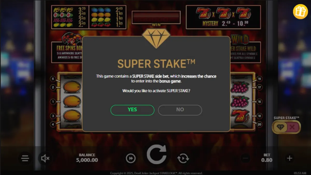 Isang makulay na slot machine na may temang Devil Joker at mga prutas.